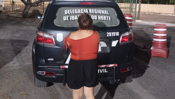 Mulher presa por extorquir empresário com ameaça de divulgar traição é solta em audiência de custódia