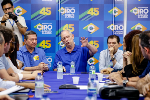 Ciro quer projeto nas universidades estaduais para 'responder aos dramas da realidade econômica e social' do Ceará