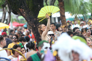 Ceará dá ponto facultativo aos servidores durante carnaval de 2026, anuncia governador