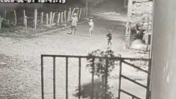 Vídeo: Pai incentiva filho a esfaquear outras crianças em Canindé, no Ceará