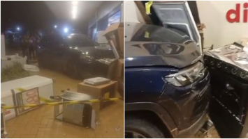 Carro desgovernado arrasta motos, sobe calçada e destrói produtos de loja no Ceará; vídeo