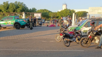 Homem é morto em frente a fábrica enquanto aguardava companheira sair do trabalho no Ceará 