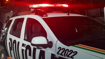 Mãe suspeita de homicídio por omissão após morte de filha de 5 anos é solta em audiência de custódia