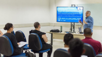 Programa oferece 90 vagas em cursos profissionalizantes gratuitos em Fortaleza; veja como participar